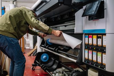 Materialverschwendung im Großformatdruck reduzieren mit Print MIS